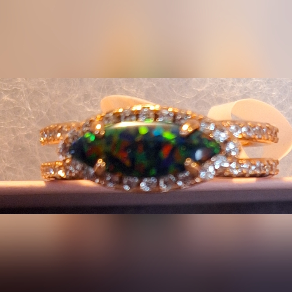 Size 6 Ring - image 3
